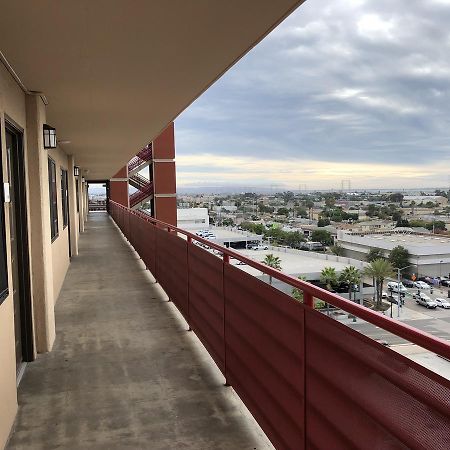 Ramada By Wyndham San Diego National City Buitenkant foto
