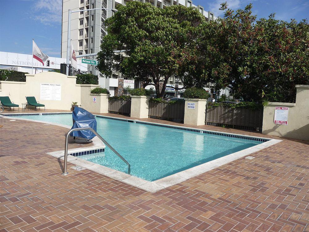 Ramada By Wyndham San Diego National City Buitenkant foto