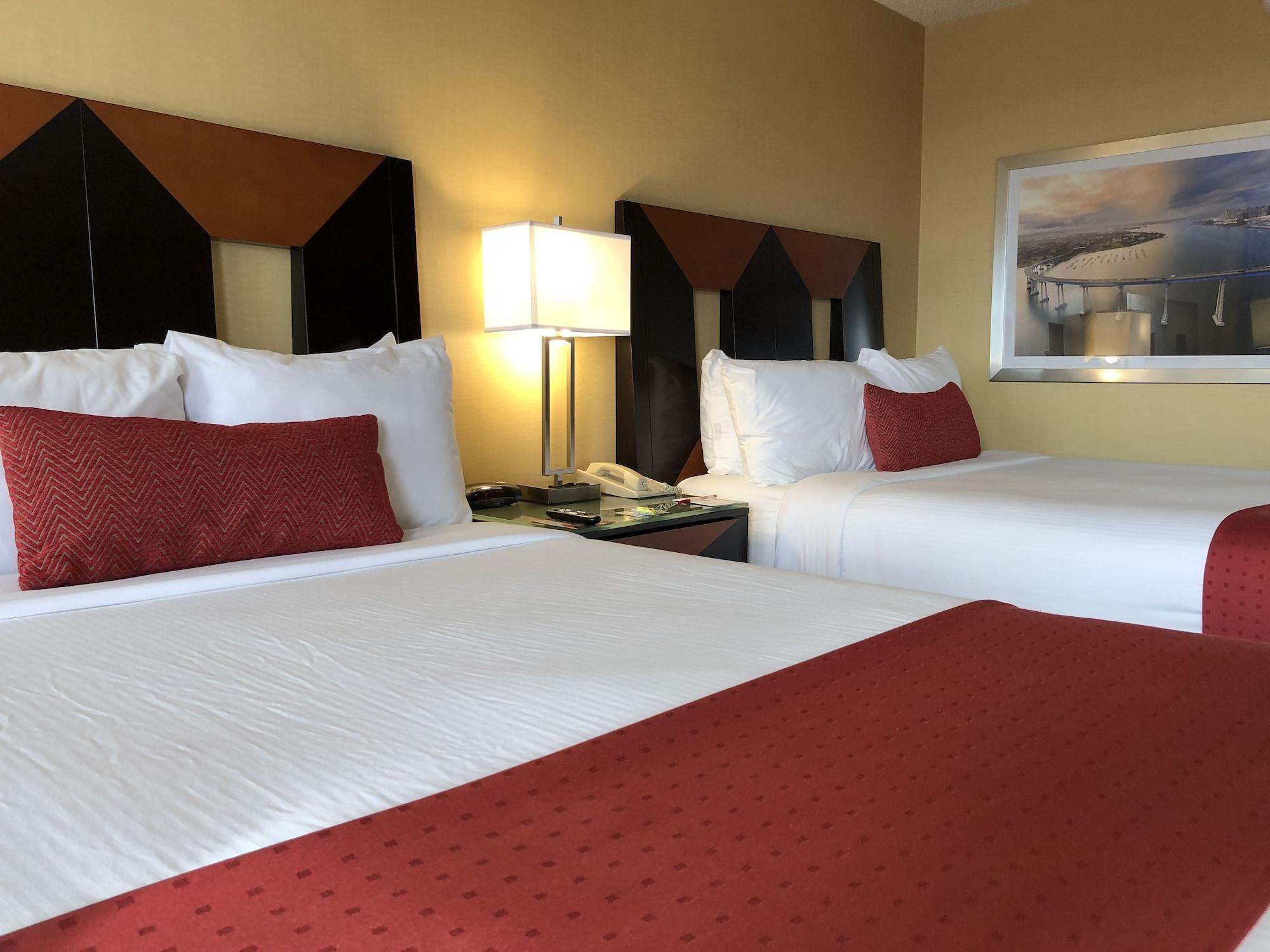 Ramada By Wyndham San Diego National City Buitenkant foto