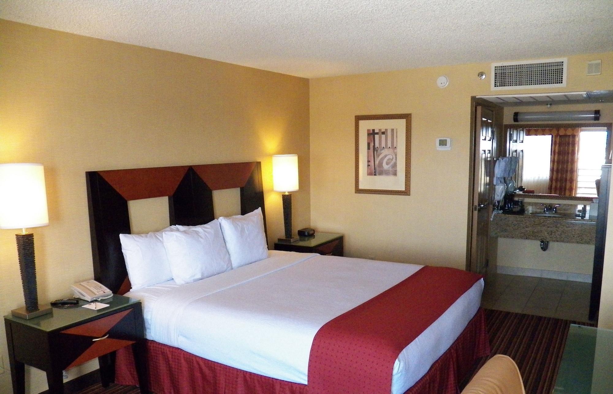 Ramada By Wyndham San Diego National City Buitenkant foto