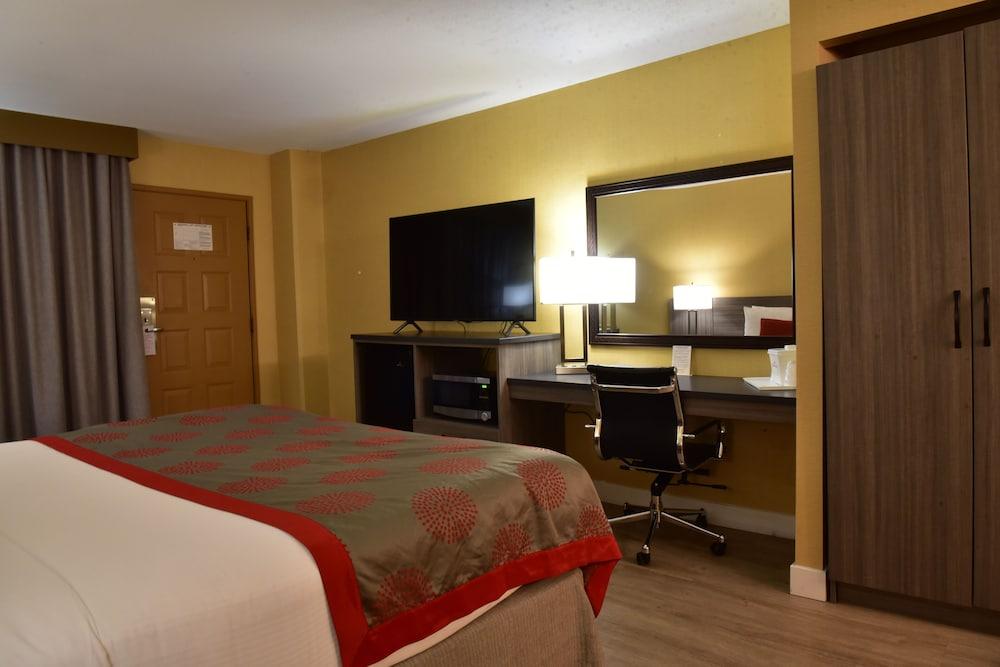 Ramada By Wyndham San Diego National City Buitenkant foto