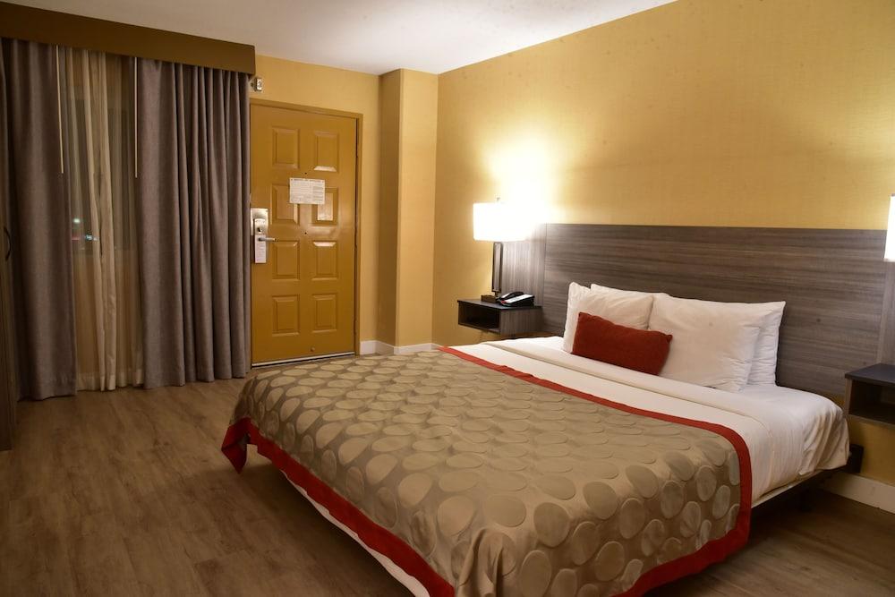 Ramada By Wyndham San Diego National City Buitenkant foto