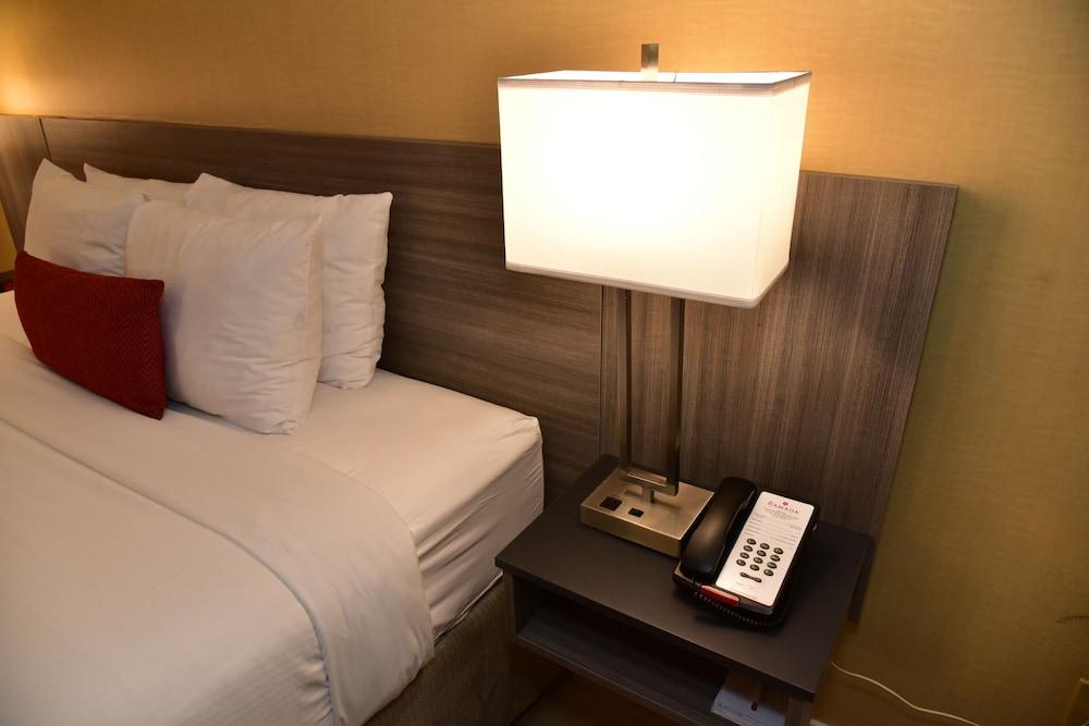 Ramada By Wyndham San Diego National City Buitenkant foto