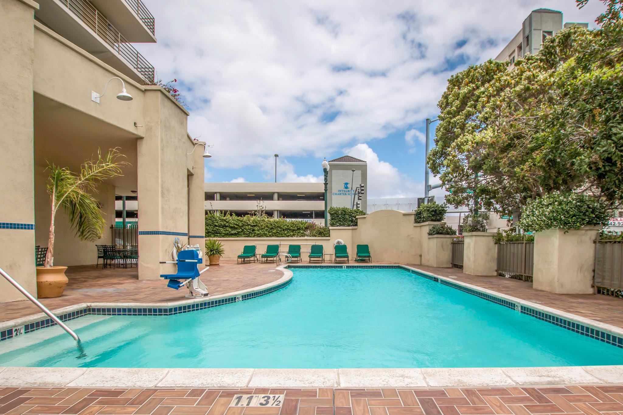 Ramada By Wyndham San Diego National City Buitenkant foto