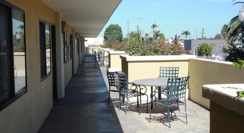 Ramada By Wyndham San Diego National City Buitenkant foto
